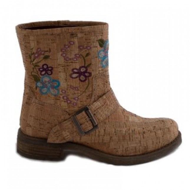 Ecological cork biker boots